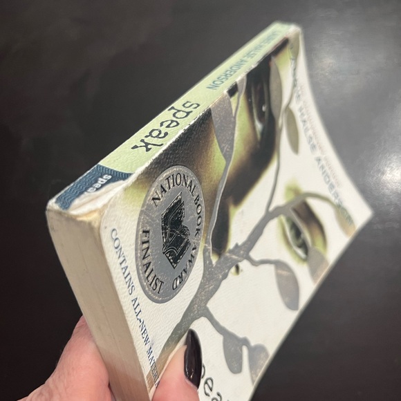 Speak Paperback Book By Laurie Halse Anderson - Picture 5 of 5